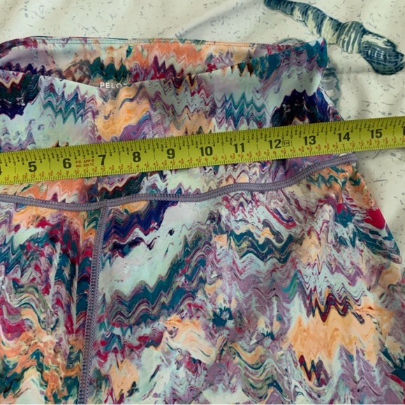 Peloton Bundle of leggings size Large - Picture 6 of 8